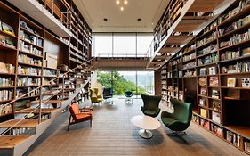 Hakone Honbako 箱根本箱